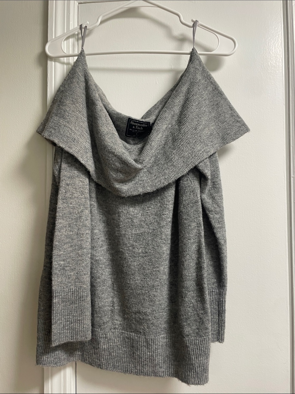 Abercrombie & Fitch Light Gray Off-the-Shoulder Sweater